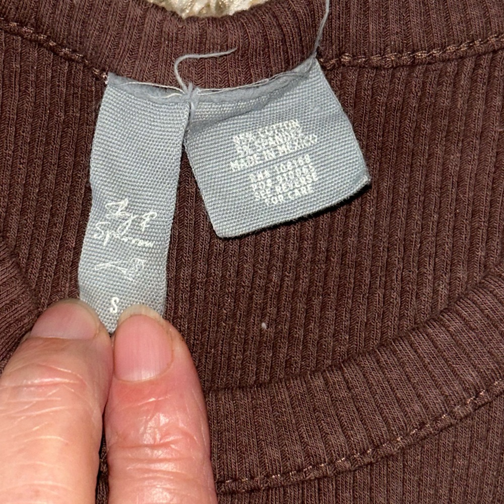 Brown Ribbed Short Sleeve Top - Picture 2 of 4